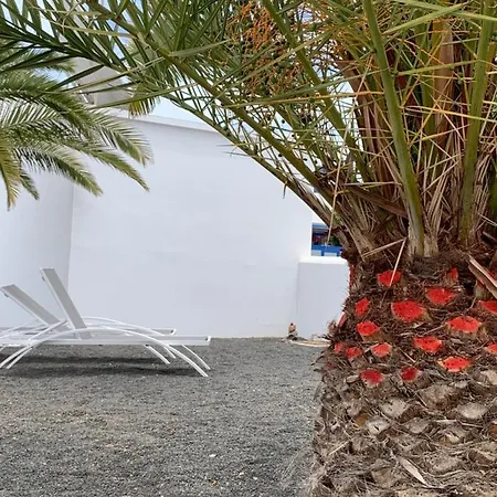 Holiday home Lovely Casa Felicidad, Swimming Pool, Wifi X Private Garden Playa Blanca (Lanzarote)