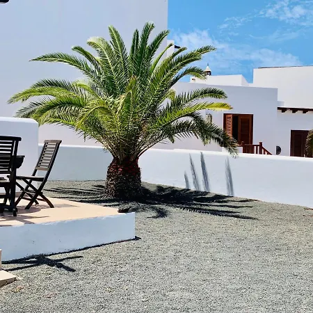 Lovely Casa Felicidad, Swimming Pool, Wifi X Private Garden Holiday home Playa Blanca (Lanzarote)