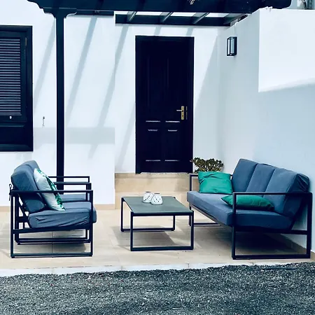 Lovely Casa Felicidad, Swimming Pool, Wifi X Private Garden Playa Blanca (Lanzarote)