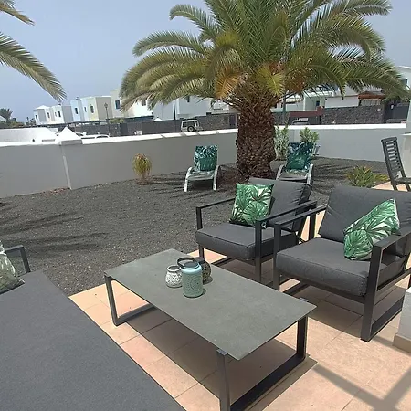 Lovely Casa Felicidad, Swimming Pool, Wifi X Private Garden Holiday home Playa Blanca (Lanzarote)