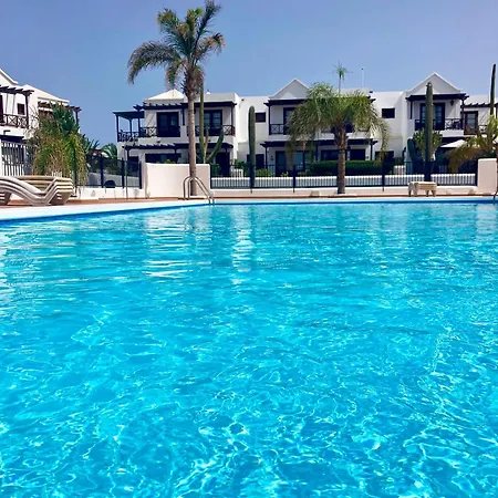 Lovely Casa Felicidad, Swimming Pool, Wifi X Private Garden Holiday home *
