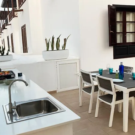Holiday home Lovely Casa Felicidad, Swimming Pool, Wifi X Private Garden *
