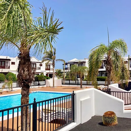 Lovely Casa Felicidad, Swimming Pool, Wifi X Private Garden Holiday home *