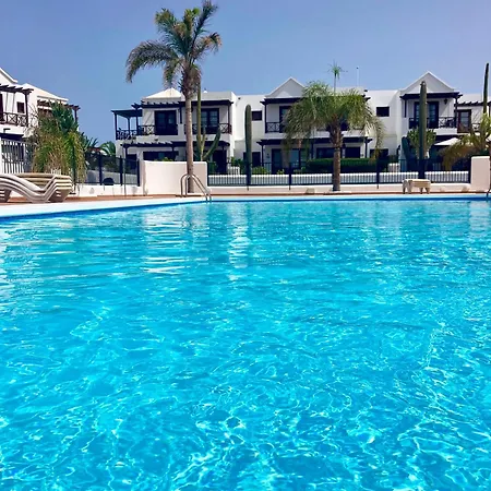 Lovely Casa Felicidad, Swimming Pool, Wifi X Private Garden Сasa de vacaciones *
